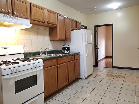 4th image of 5221 S Calumet Ave #3A