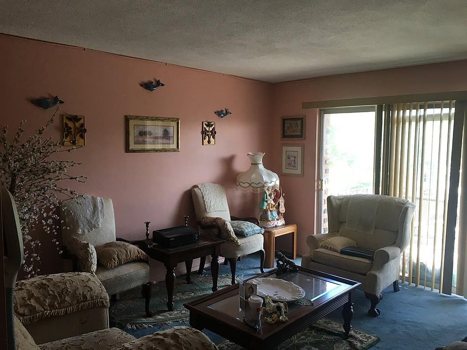 1st image of 790 Hyde Park Ave APT 33