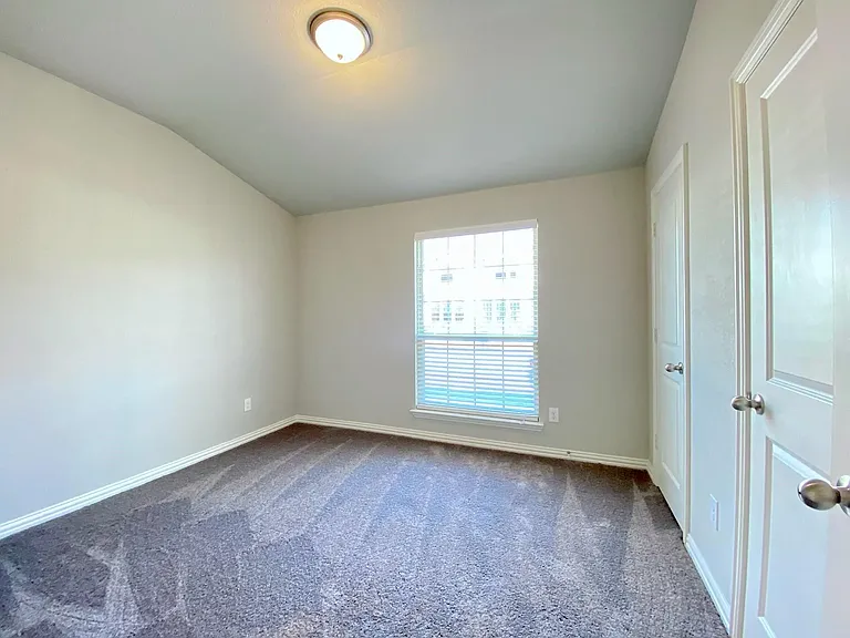 3342 Solana Cir — Photo 12