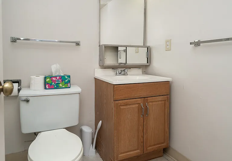 413 W 14th St #4 — Photo 6