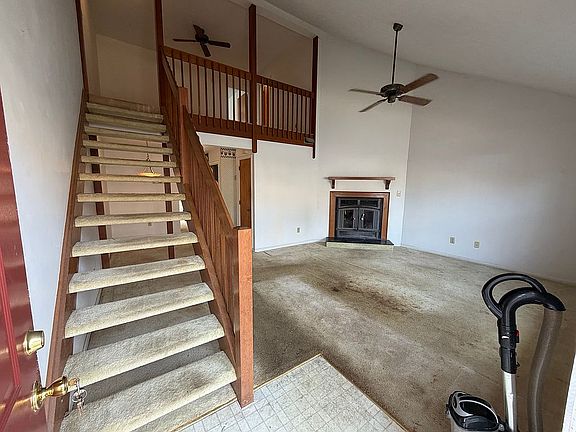 2nd image of 120 Briarwood Pl