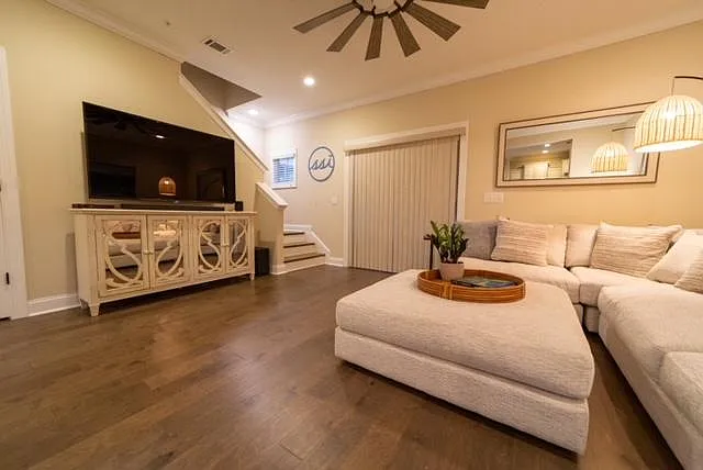 801 Mariners Cir — Photo 5