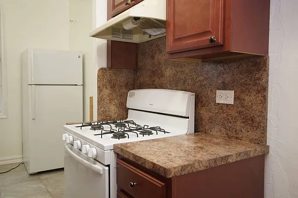 Rented by Norman Raindel, LREB | media 7