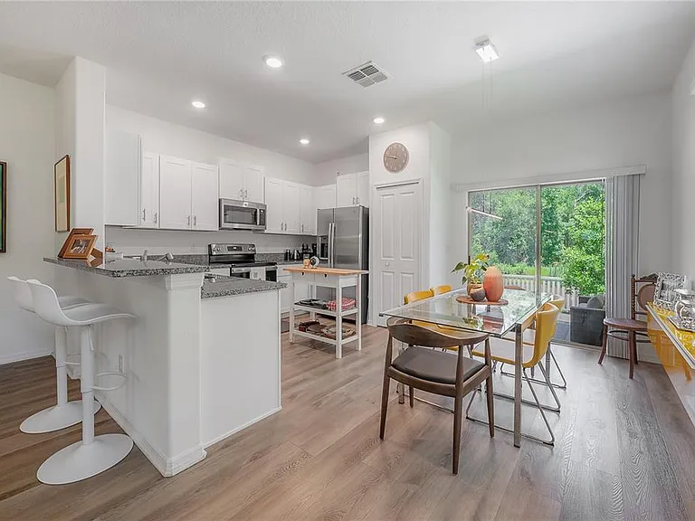 5223 Forum Blvd — Photo 9