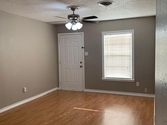 2nd image of 1011 Presidio Dr