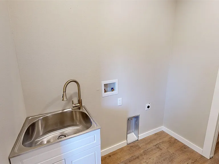 8761 S 4180th Rd — Photo 19