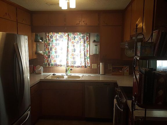 5th image of 2834 Bret Ave