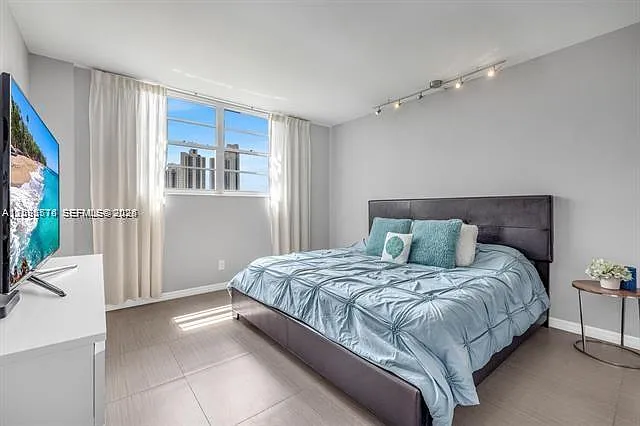 19390 Collins Ave #702 — Photo 15