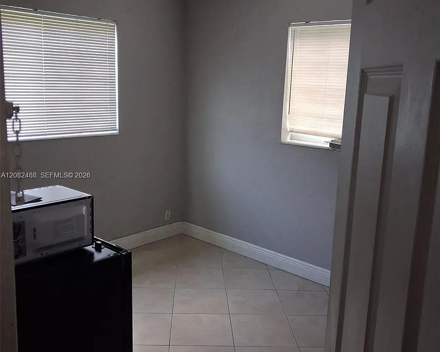 1050 NW 25th Ave