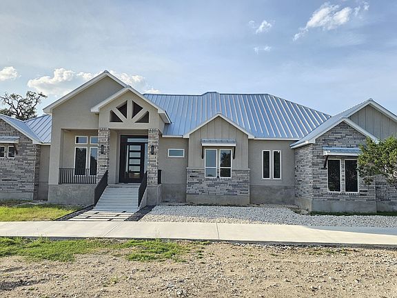 2nd image of 612 Cross Oak