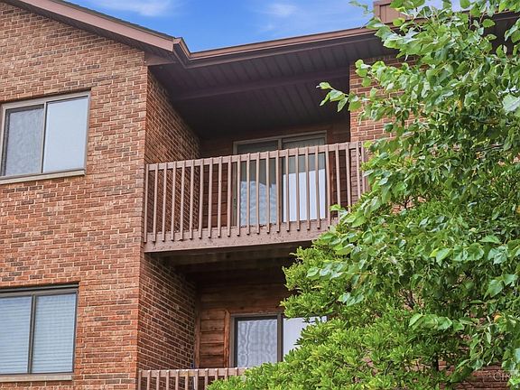 3rd image of 3930 Mack Rd APT 132