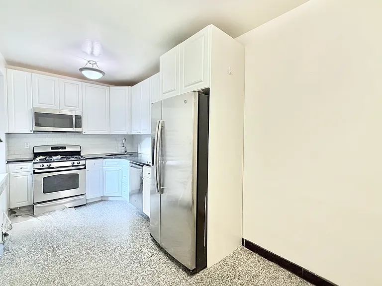 700 Fort Washington Ave #2C — Photo 11