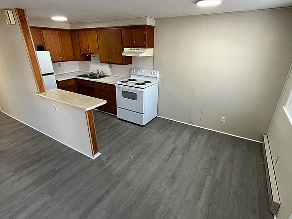 4th image of 104-110 Maple Ln