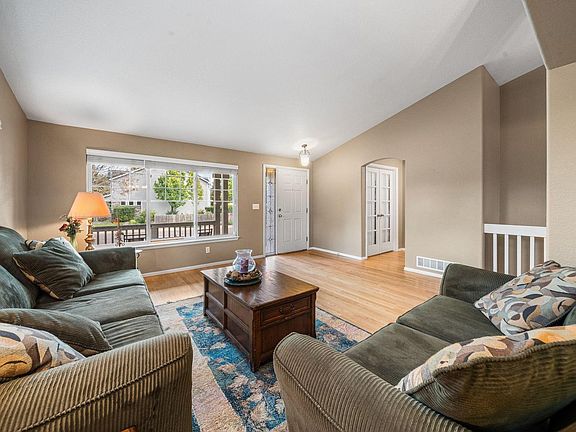 4th image of 14443 Williams St