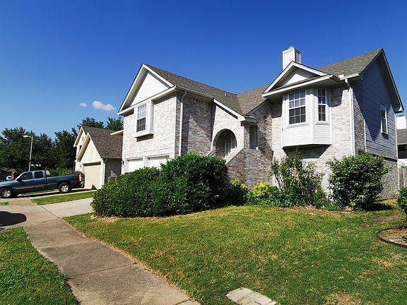2nd image of 3408 Montreal Dr
