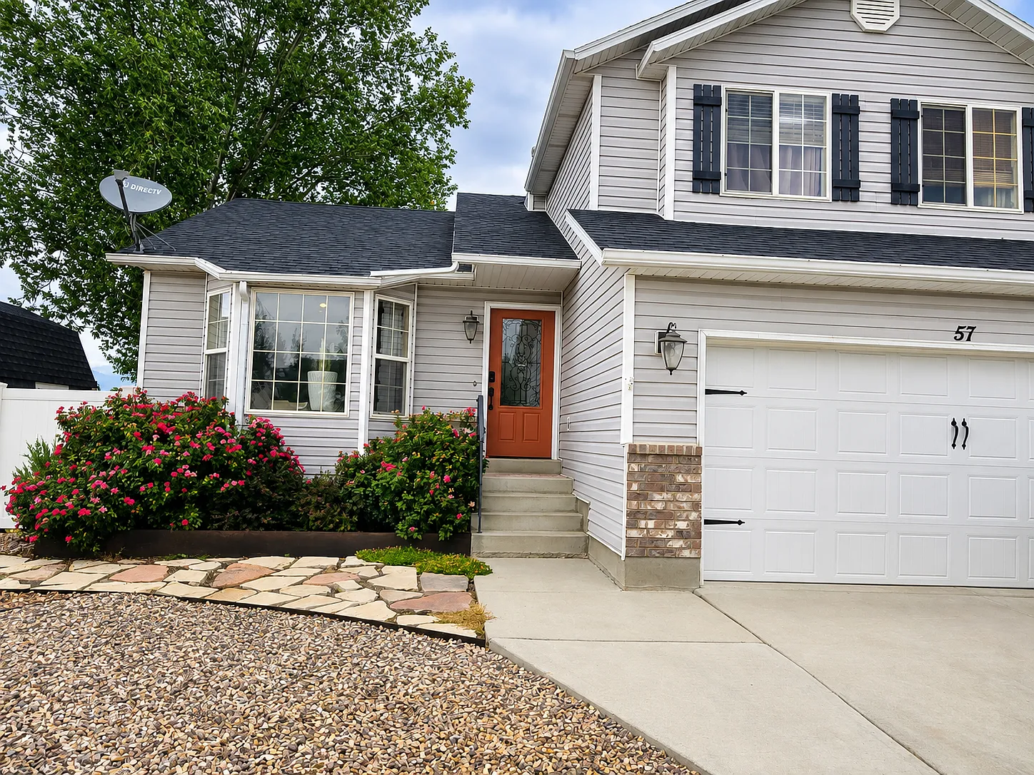 5 bed, 3.5 bath, 2800 sqft, $4,500 — Photo 1