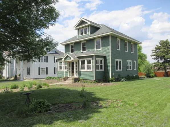 416 E Division St, Barrett, MN 56531