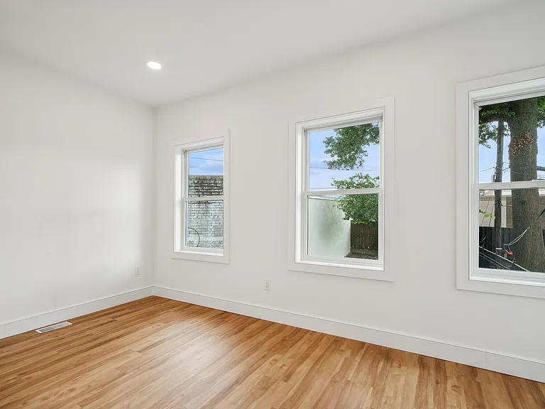 215 Harrison Ave #1 — Photo 14