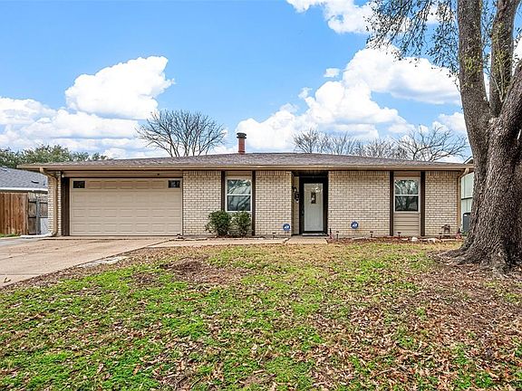 3rd image of 318 Clearwood Dr
