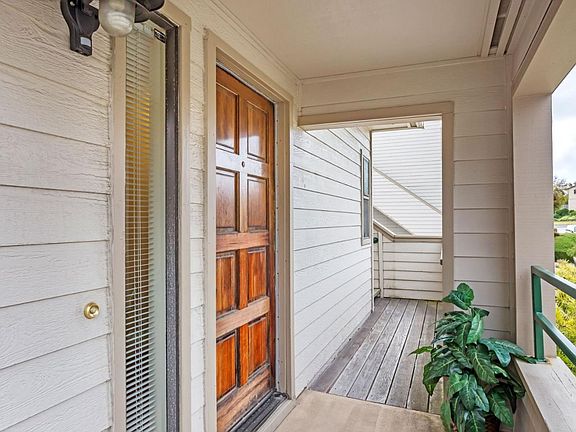 4th image of 69 Appian Way #B