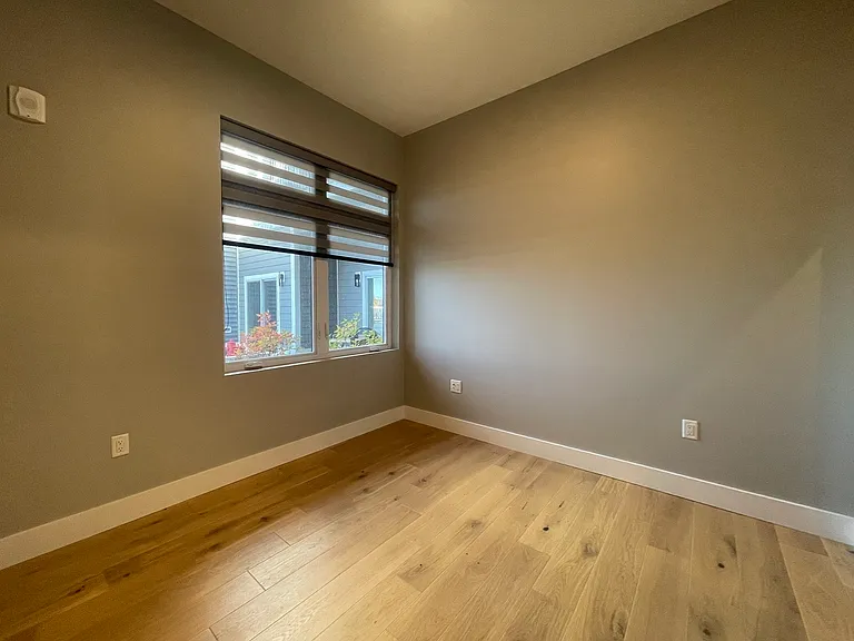 60 Cross St E #220 — Photo 15