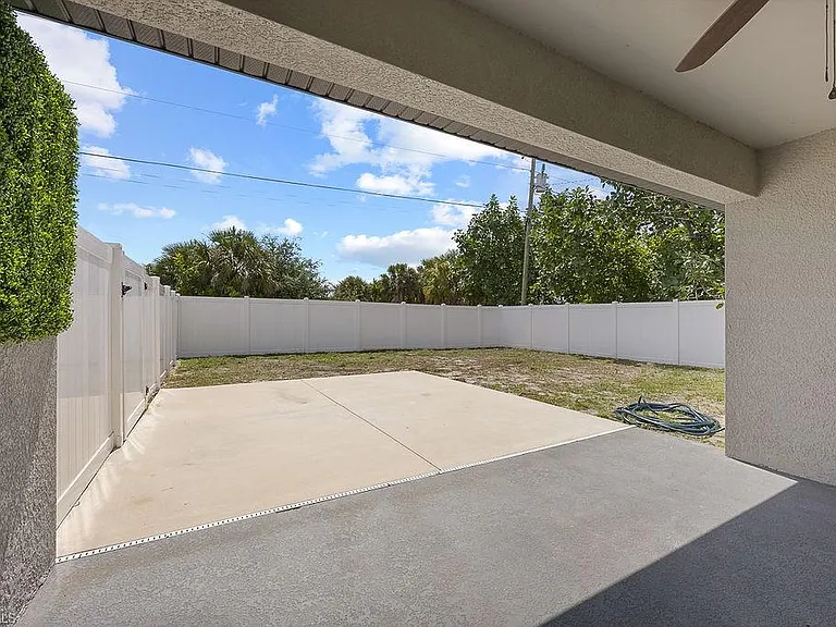 3429 SW 8th Ct — Photo 17