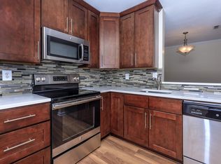 20300 River Ridge Ter #B12-003, Ashburn, VA 20147