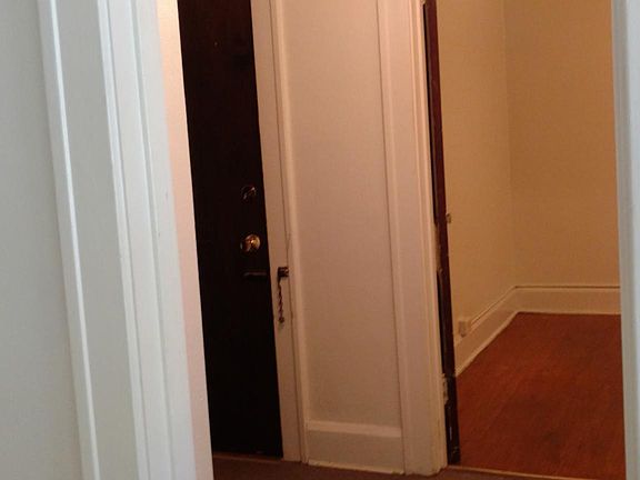 5th image of 2303 Melrose St APT 1