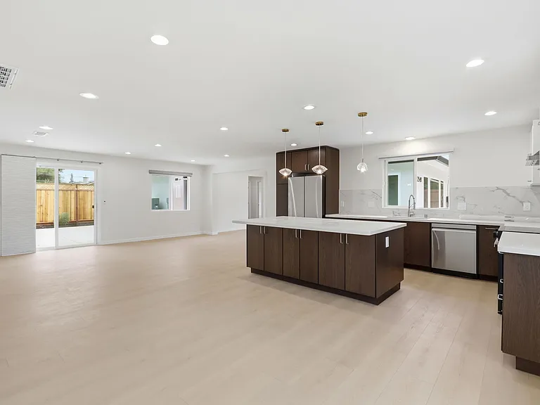 12548 Paseo Flores — Photo 17