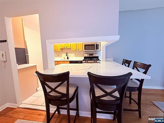 5th image of 3020 Edwin Ave APT 2C