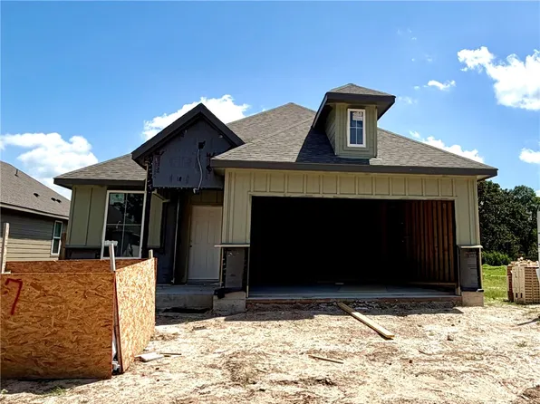 6057 Badger St, Bryan, TX 77807