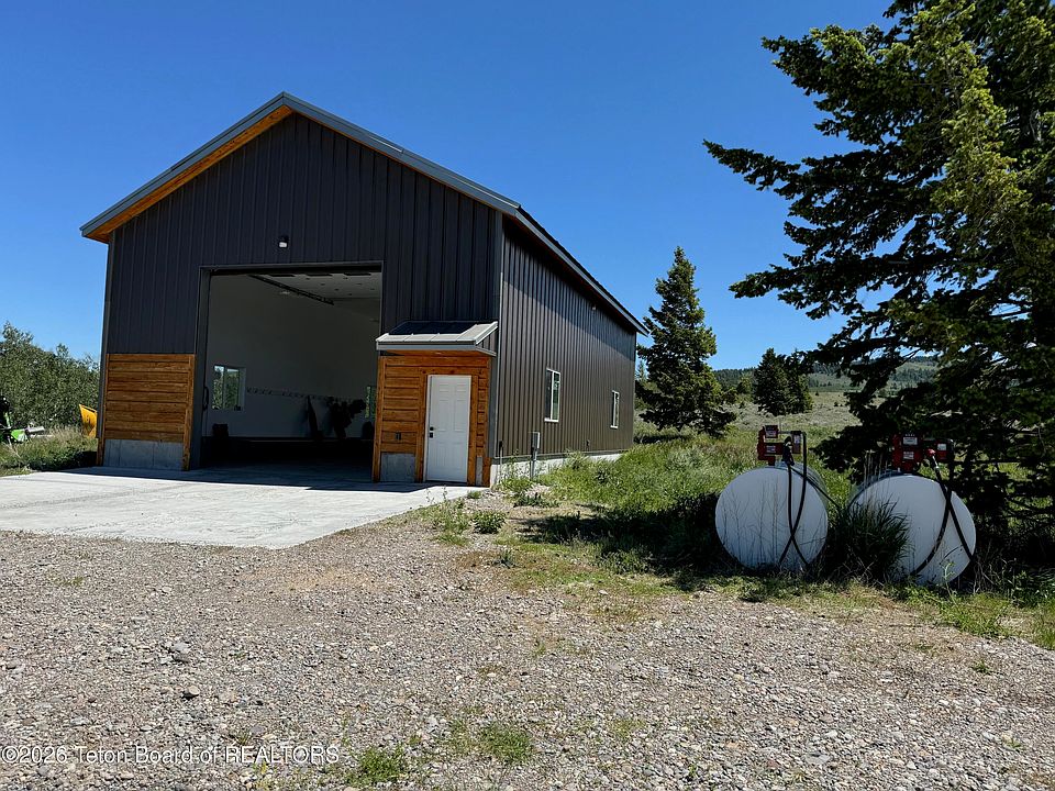 1st image of 7424 McKinlay Ln