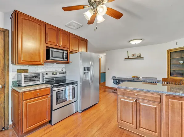 11421 West Abbott AVENUE, Hales Corners, WI 53130