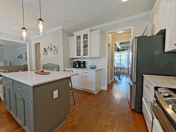 4th image of 626 Flat Rock Ln