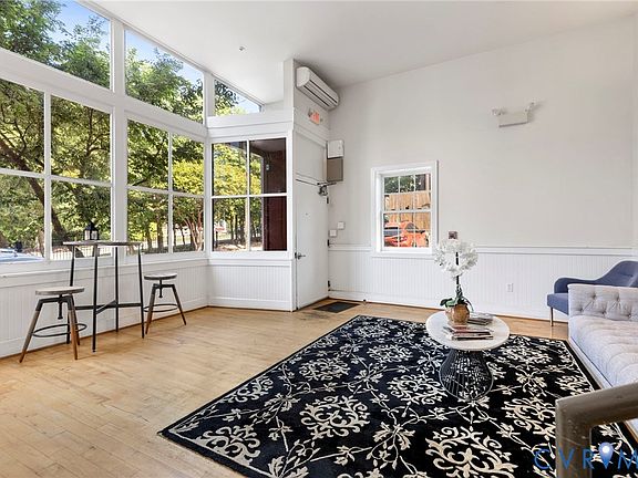 5th image of 407 S Cherry St #U202