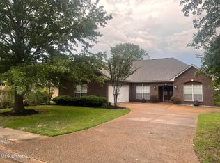 132 Middle Field Dr, Canton, MS 39046