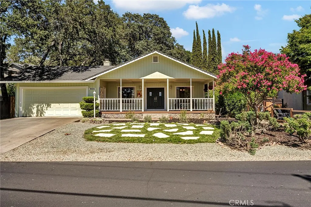 18682 N Shore Dr photo 1