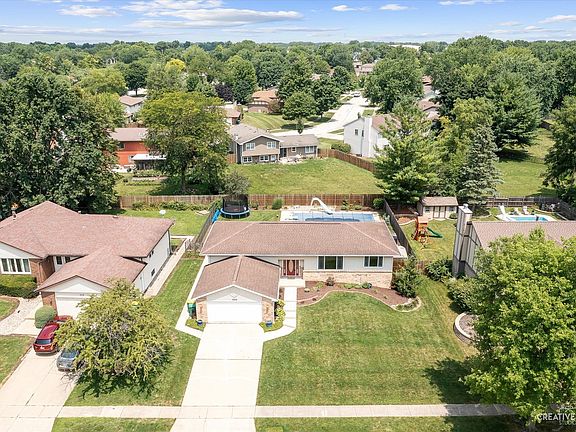 2nd image of 1008 Windsor Dr