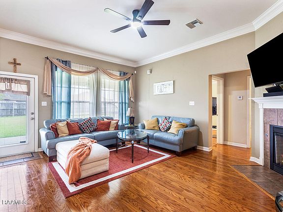 5th image of 106 Fanfare Ln