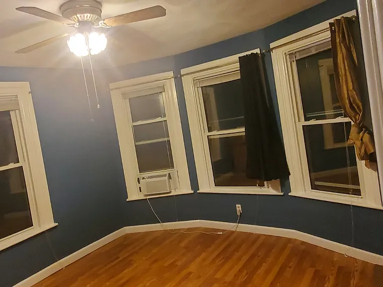 926 Walnut St — Photo 9