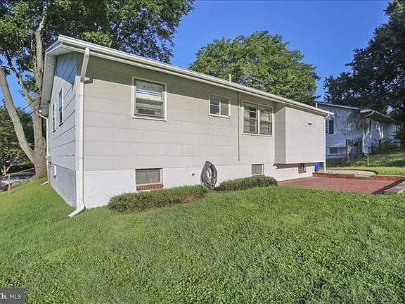 3rd image of 12915 Penrose St