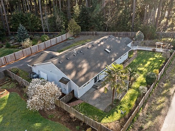 2nd image of 11111 218th Avenue Ct E