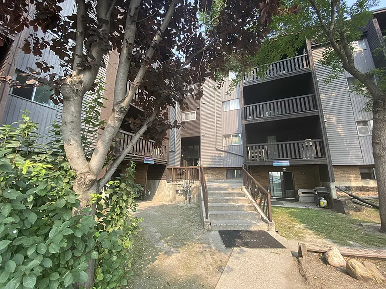 216 Doverglen Cres SE — Photo 22