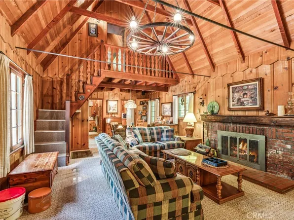 404 Hillside Rd, Lake Arrowhead, CA 92352