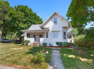 111 4th St E, Riverside, IA 52327