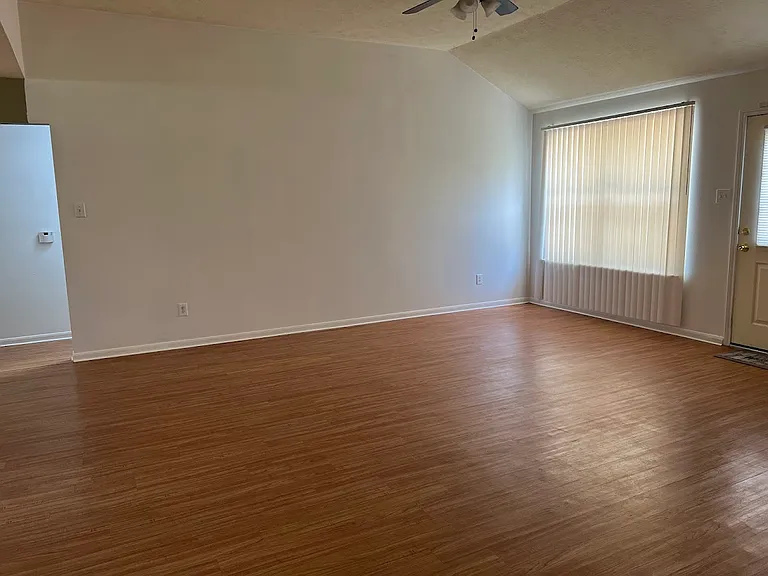 8859 Creek Willow Dr — Photo 14