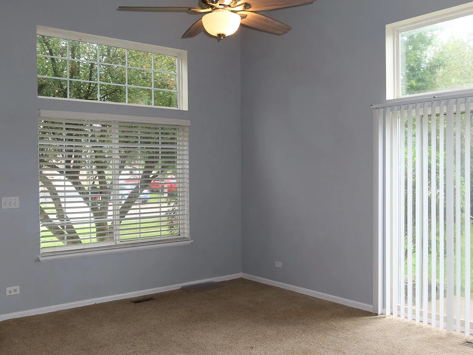 2 bed, 1269 sqft, $2,200 — Photo 3