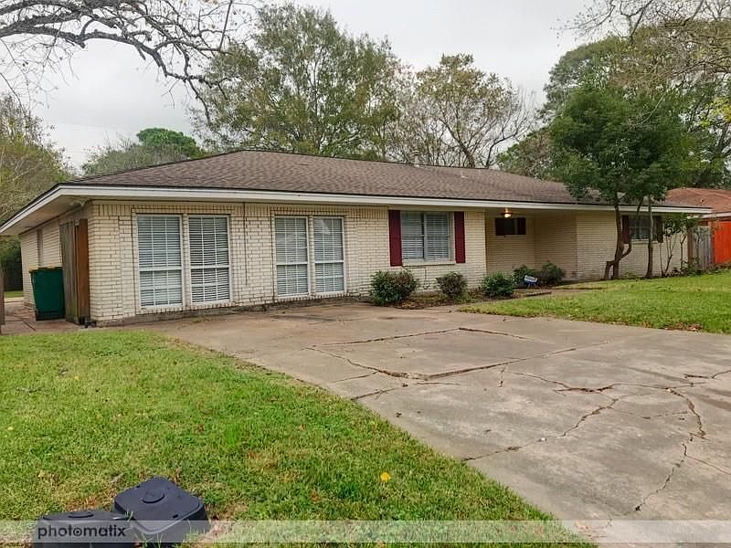1st image of 3132 Steveroy St