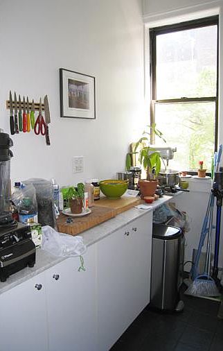 2nd image of 100 W 73rd St APT 2A