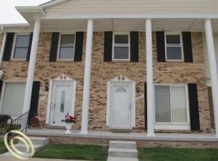 17565 Raleigh Square Dr, Southgate, MI 48195